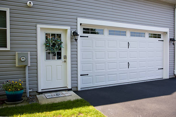 24/7 Emergency Garage Door Panel Replacement experts in Parkside, PA